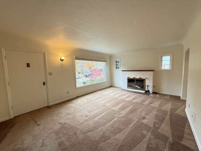 Photo - 2375 Onyx St