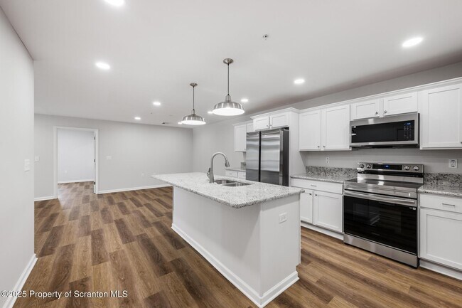 25-36 Zackery Wy