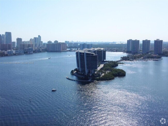 Building Photo - 3530 Mystic Pointe Dr Unit 3014 Rental