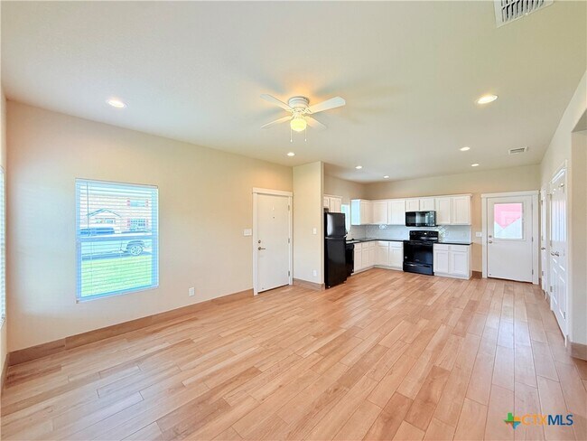Photo - 1168 Sycamore St