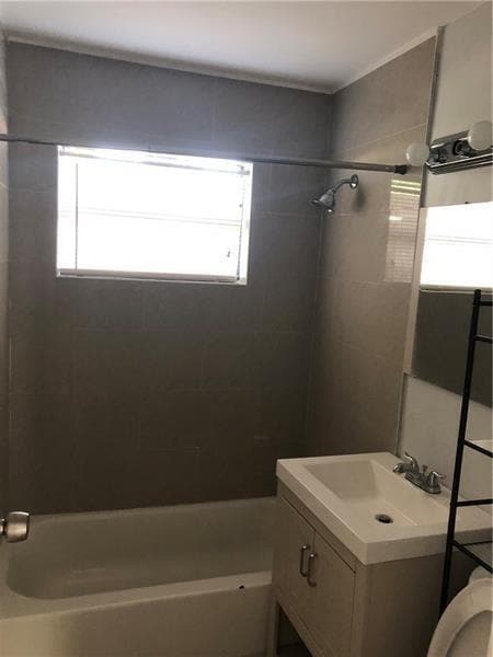 Photo - 1448 W 33rd St Unit 2