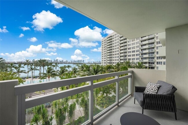 Building Photo - 1500 Bay Rd Unit 416S