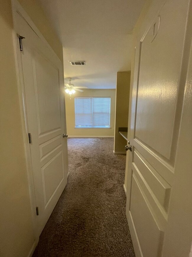 Building Photo - 3720 Spruce Ridge Way Unit 22-2213 - B