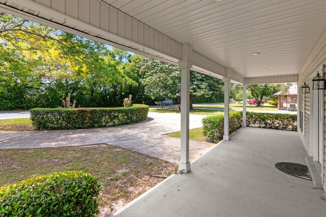 Photo - 211 Natures Trail Ct NW