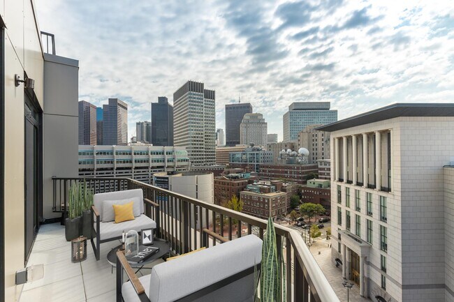 Photo - 121 Portland St Unidad 904