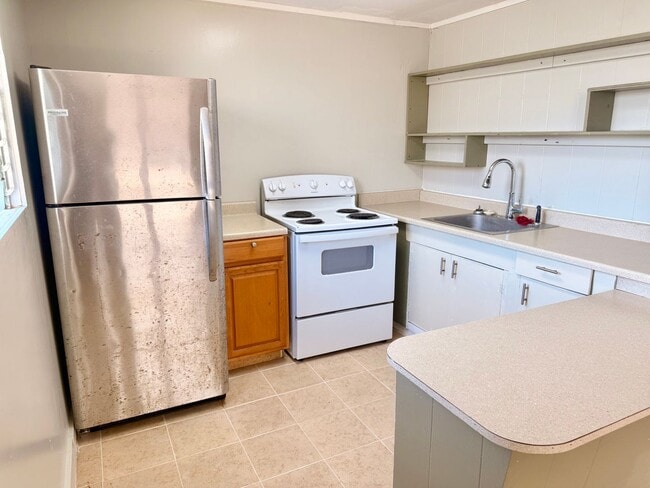 Photo - 3 Bedroom / 1 Bath House in Wailuku for rent!