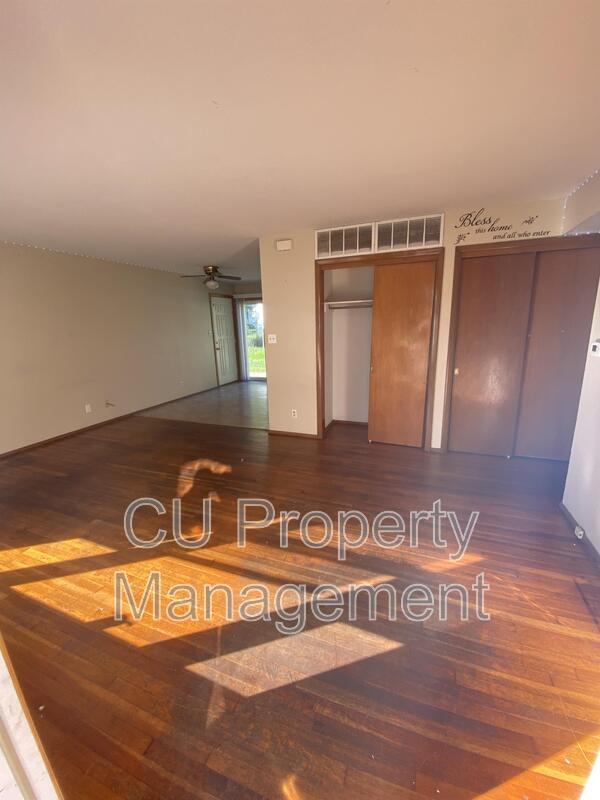 Photo - 205 Briar Ln