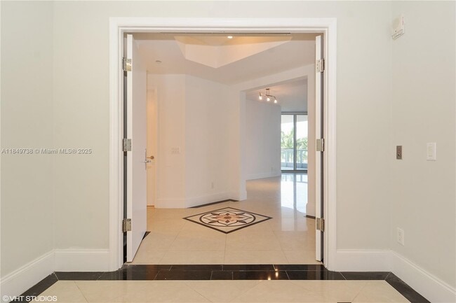 Building Photo - 21200 Point Pl Unit 404 Rental