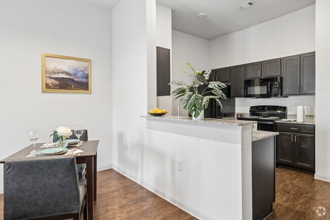 1BR, 1BA - 730SF - Dining Room