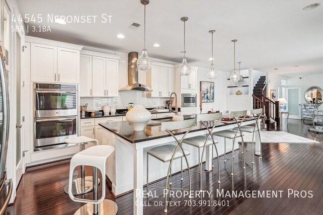 Photo - 44545 Neponset St