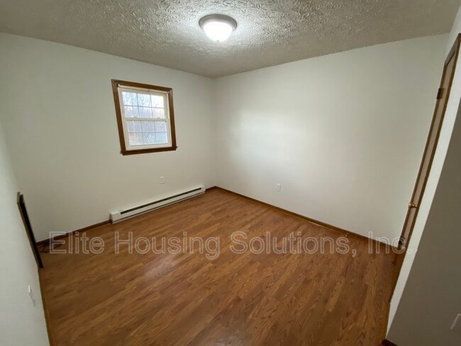 Photo - 120 W Marshall St Unit Apt 2