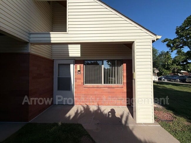 Building Photo - 11141 N 137th St Unit 32
