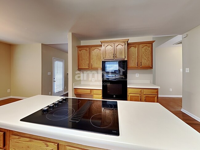Photo - 601 Shiretown Ln