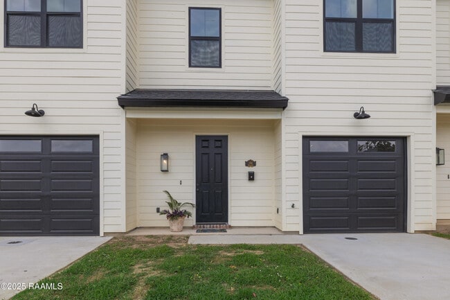 Photo - 102 Mary Ann Dr