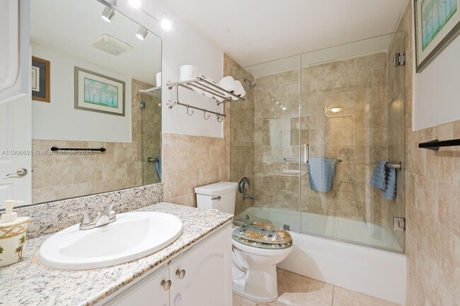 Building Photo - 7401 SW 82nd St Unit 109S