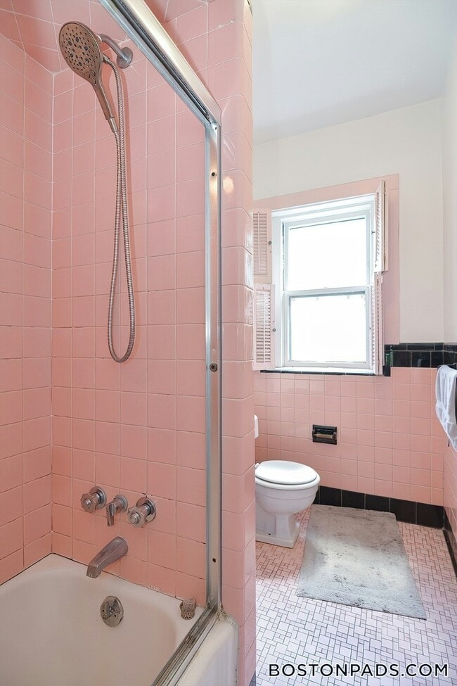 Photo - 923 Beacon St Unit 3