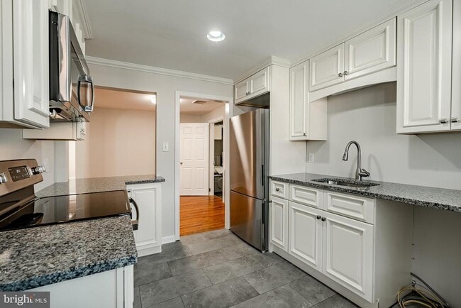 Photo - 222 3rd Ave