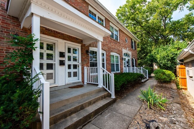 Building Photo - Apartment in the Highlands