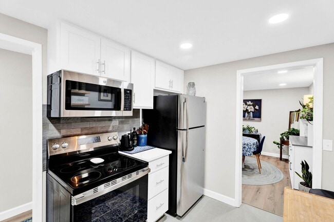 6 Roanoke Ln Unit 104