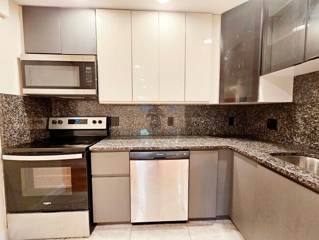 Photo - 1803 Beacon St