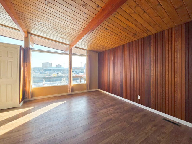 Photo - 8820 Meadowlark Rd NW