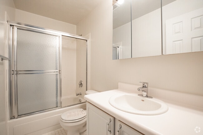 1 BR, 1 BA - 608 PIES CUADRADOS