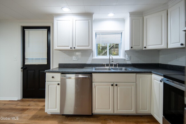 Photo - 37 Undine St