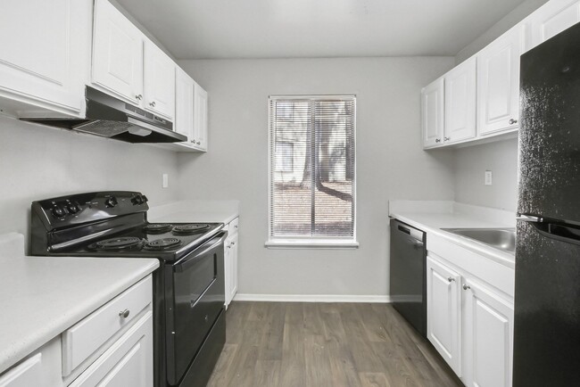 Building Photo - Riverwood Rental
