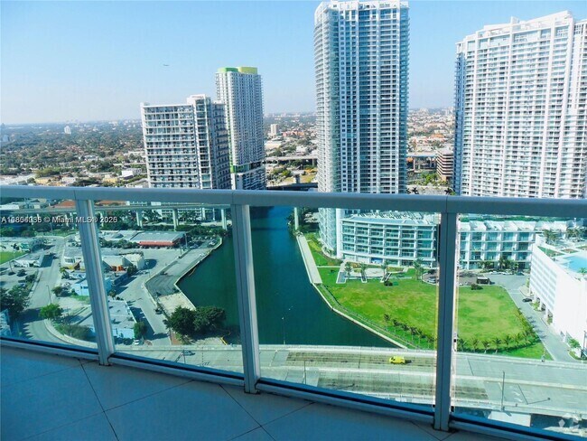 Building Photo - 31 SE 5th St Unit 3517 Rental