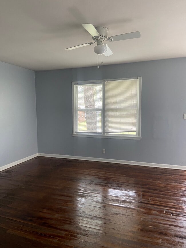 Photo - 208 15th Ave SW