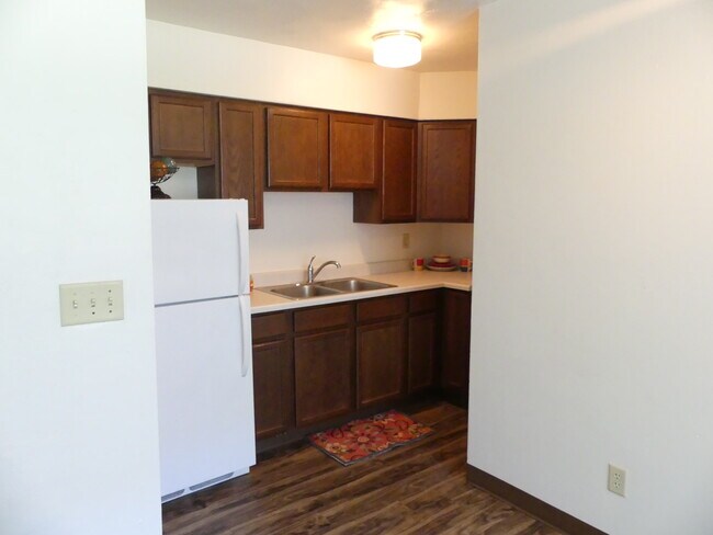 Photo - Lakeview Terrace Apartments