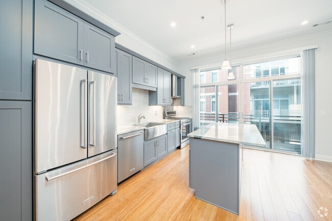 2BR, 2BA - 1,092SF - B4 - Kitchen
