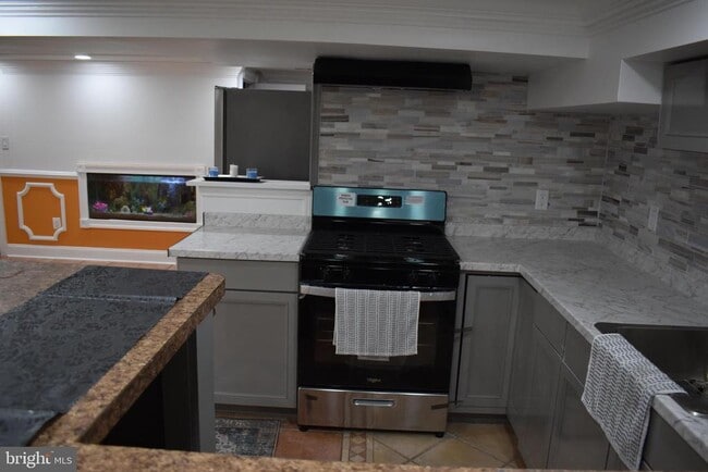 Photo - 6308 Joslyn Pl