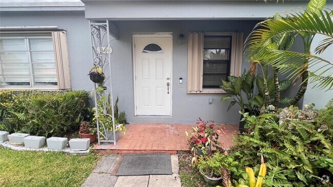 Building Photo - 7380 SW 36th St Rental