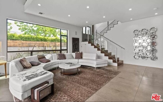 Photo - 800 N Harper Ave