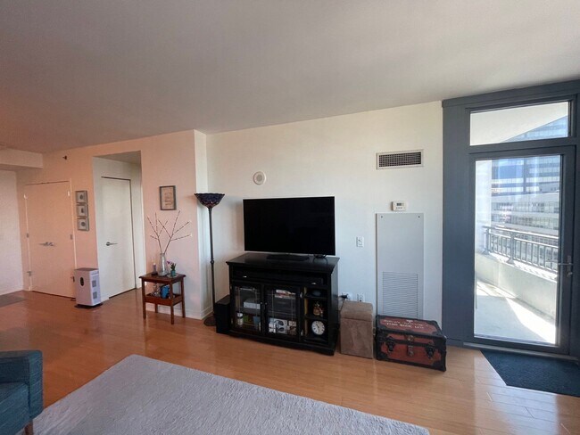 Photo - 2101 Market St
