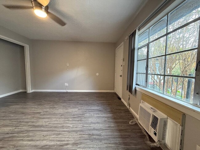 Building Photo - 2501 Yoakum Blvd Unit 12