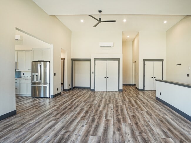 Photo - 120 W 9th St