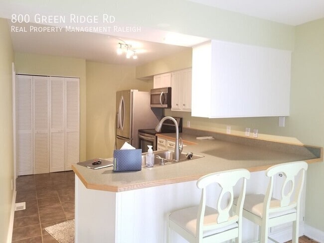 Photo - 800 Green Ridge Dr