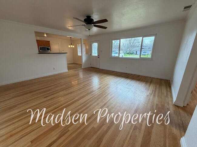 Photo - 1257 Marian Ave