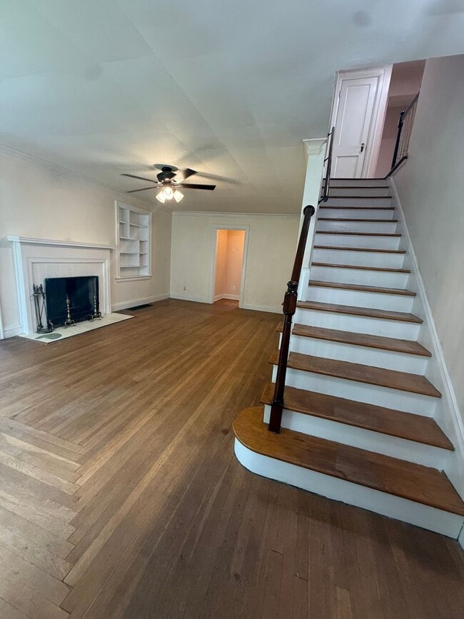Photo - 3821 Staunton Ave SE