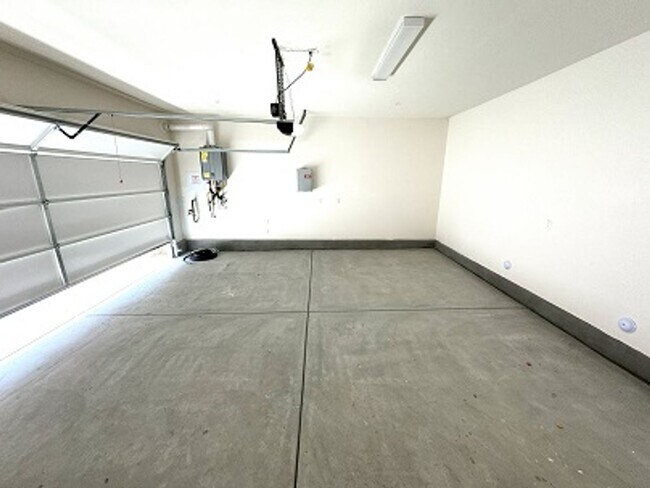 Photo - New house in a Brand new community in the heart of desert close to Freeway I 10