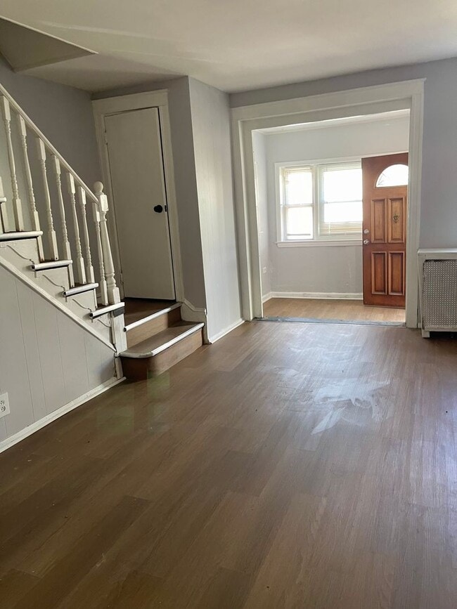 Photo - 420 Woodcliffe Rd