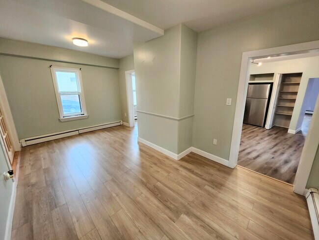 Photo - 309 Duke St W Unit 309