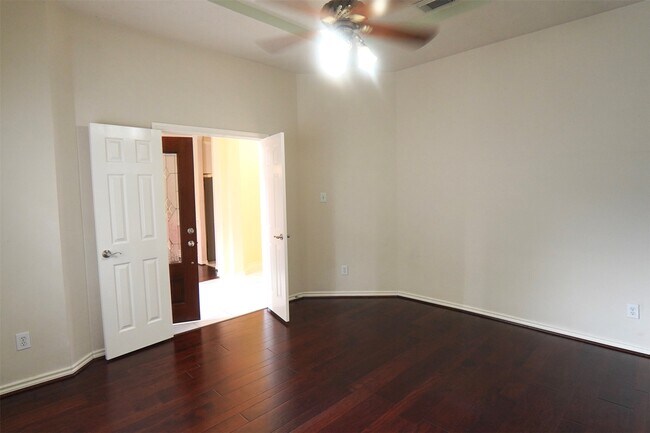 Photo - 6006 Country Ridge Dr