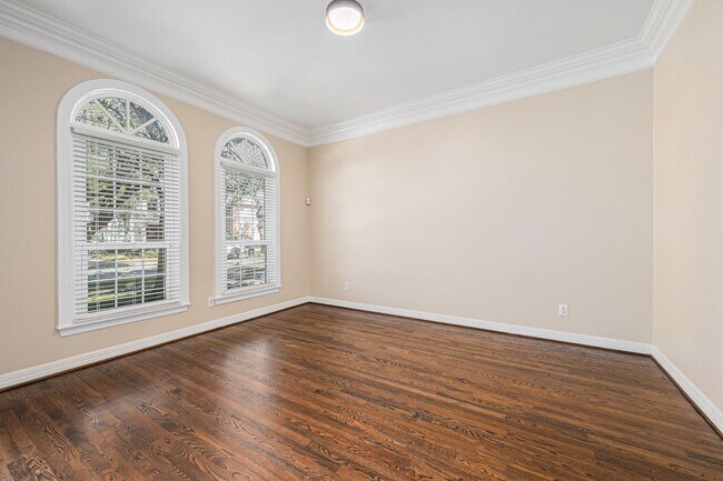 Photo - 3919 Southwestern St