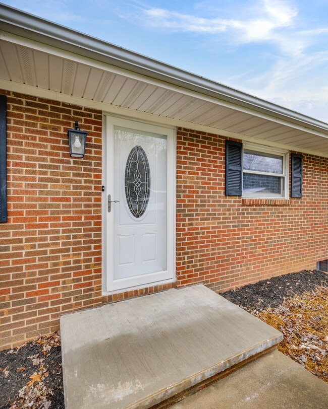 Photo - 336 W Lane St