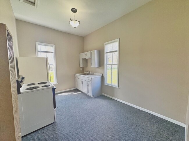Photo - One Bedroom House Close to Campus!!