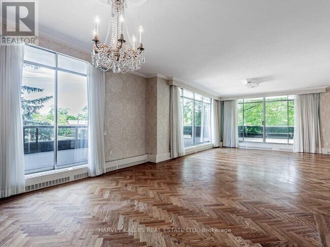 Photo - 2600 Bathurst St Unité 201