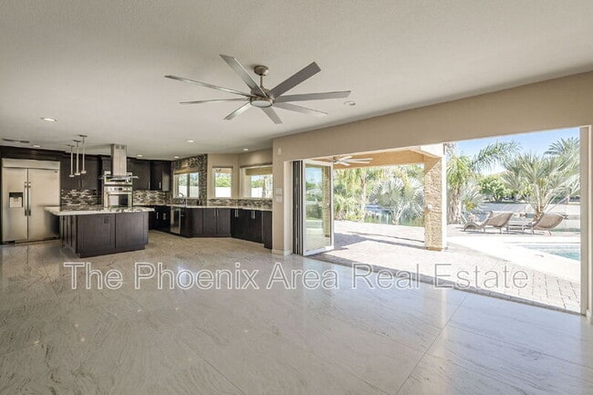 Building Photo - 3761 S Hawthorn Dr